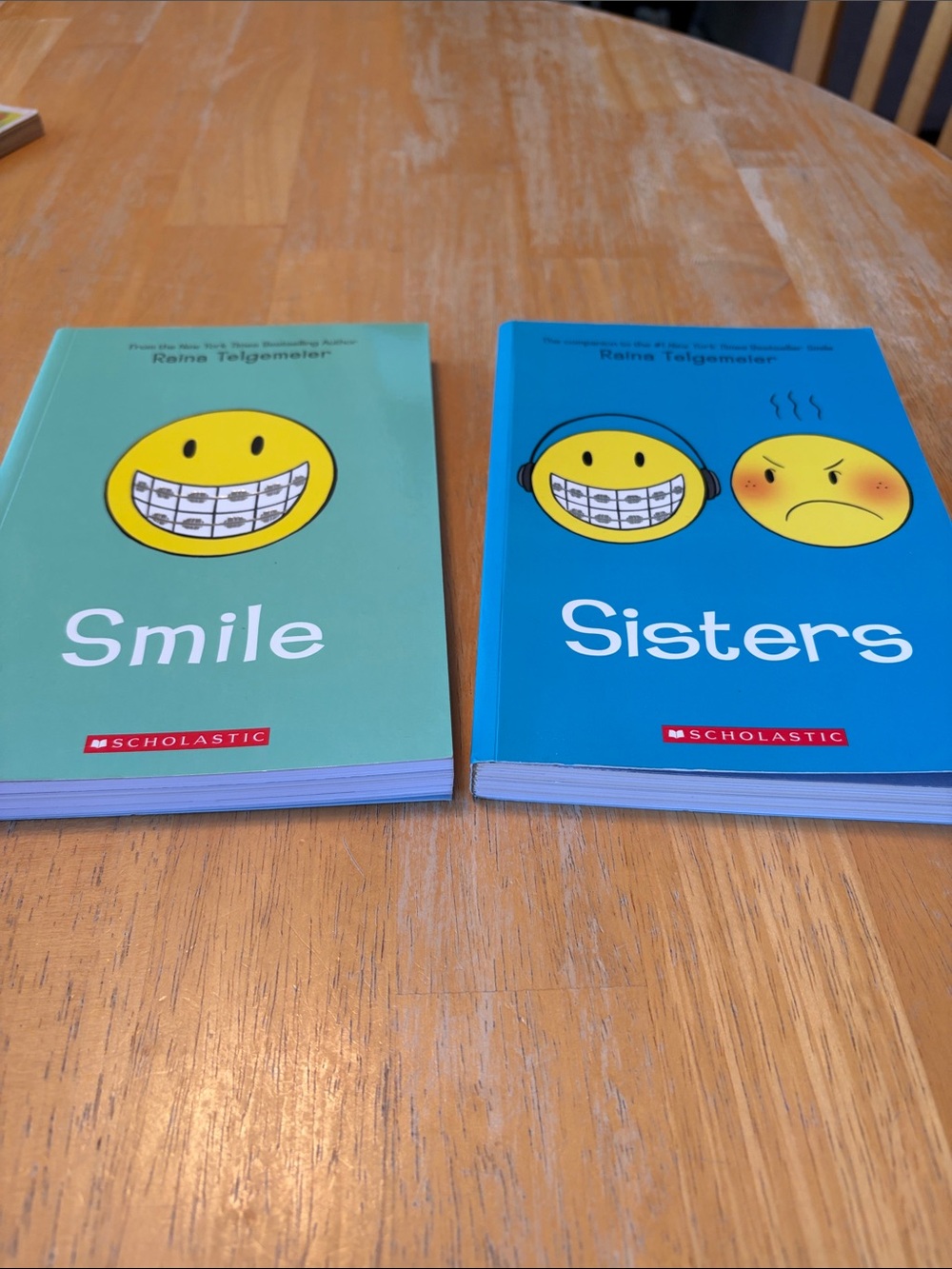 Kids Blue Smile & Sisters Books